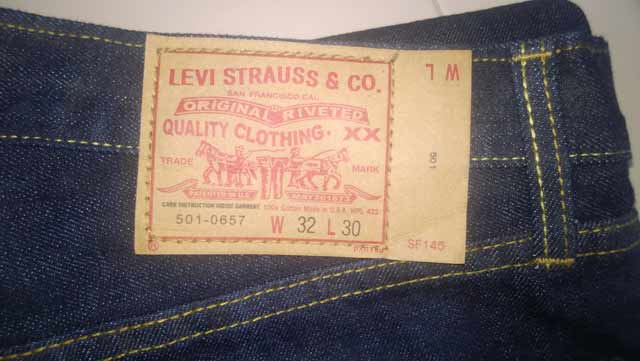กางเกงยีนส์ Levi's 501-0657 ปลอม กางเกงยีนส์ Levi's 501-0657 ปลอม