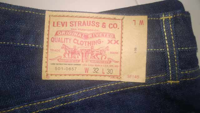 กางเกงยีนส์ Levi's 501-0657 ปลอม